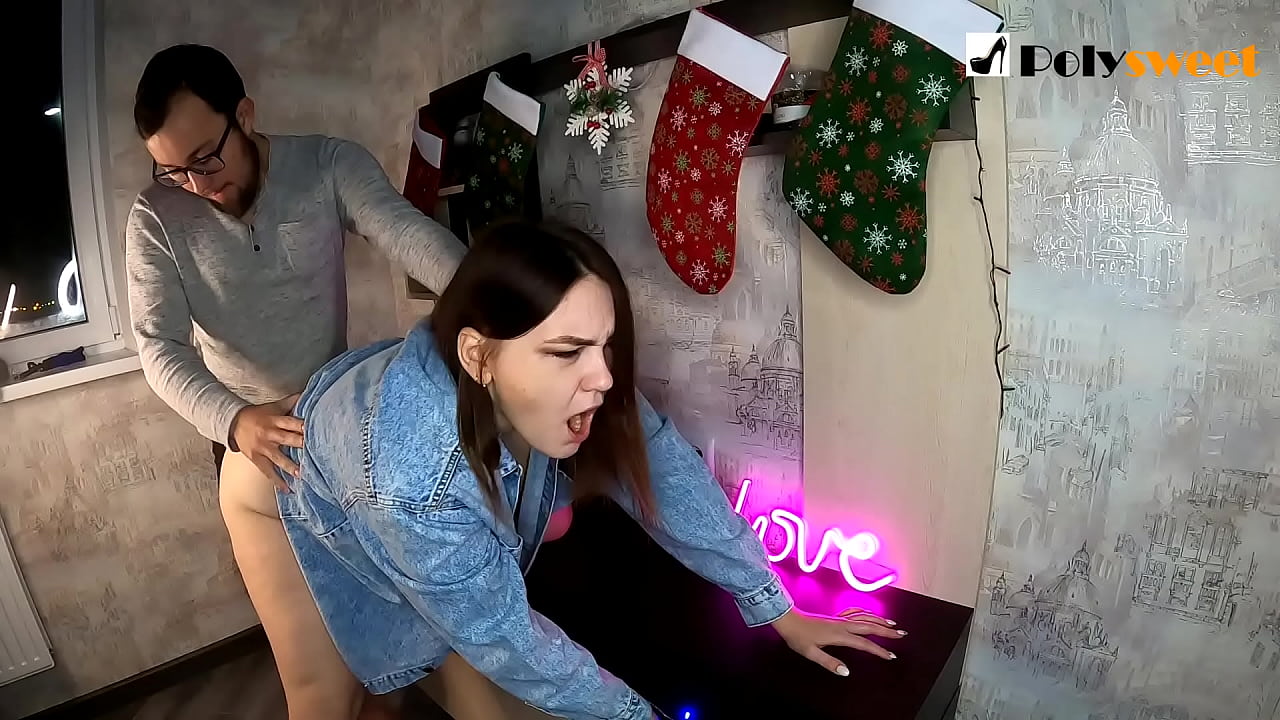 Wong sante kurang ajar cah ayu karo ponytail ing bokong karo tutuk lan kontol